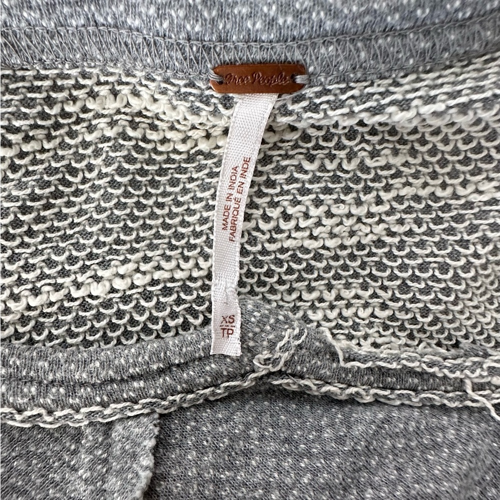 Free People Grey Textured Knit Long Sleeve Sweater (Boho/Slouchy Fit) - Size XS - Picture 6 of 11
